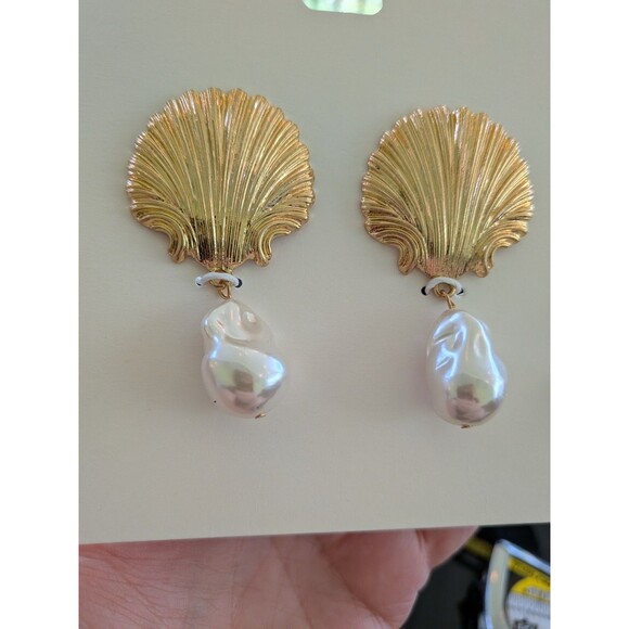 ZARA Woman Faux Pearl And Golden Textured Seashell Dangle Earrings Coastal Beach - Picture 7 of 8